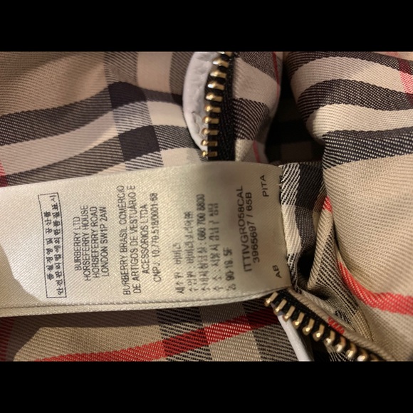 💎💎💎Authentic Burberry large crossbody!!!!💎💎💎 - Picture 6 of 8